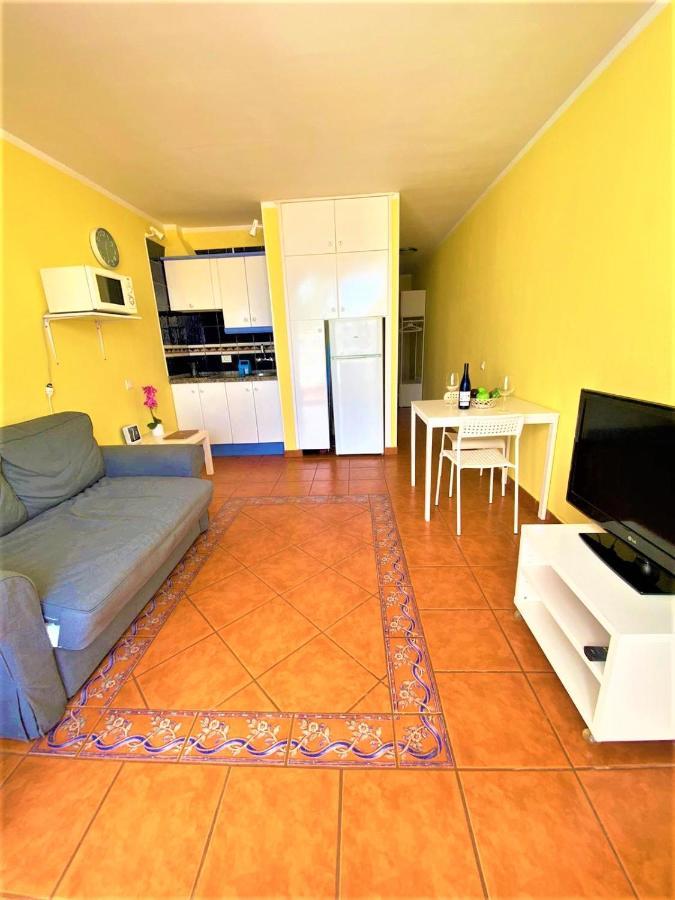 Cozy One Bedroom Apartment With Spacious Terrace. Pool And Garden View طوستا ديل سيلونثيو المظهر الخارجي الصورة